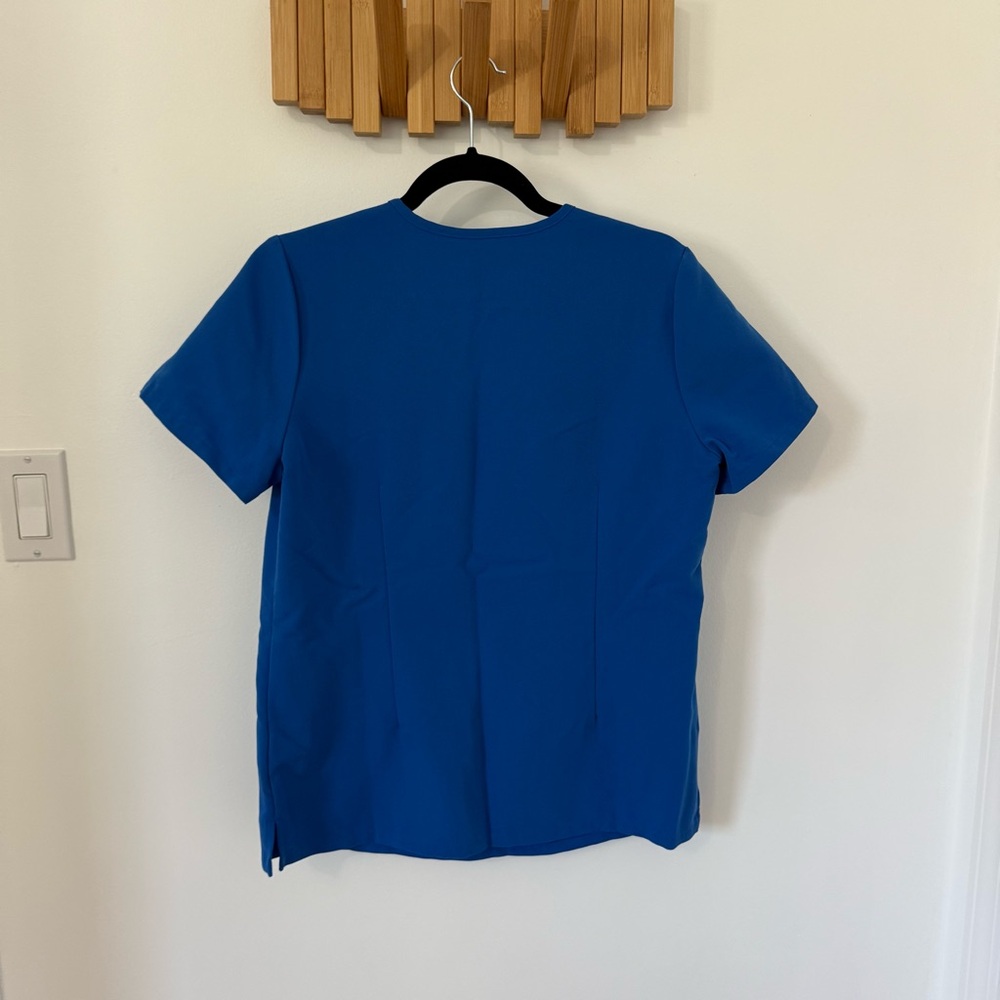 Figs Royal Blue Scrub Set, Shirt and Pants, Size Small, Technical Collection - Picture 4 of 14